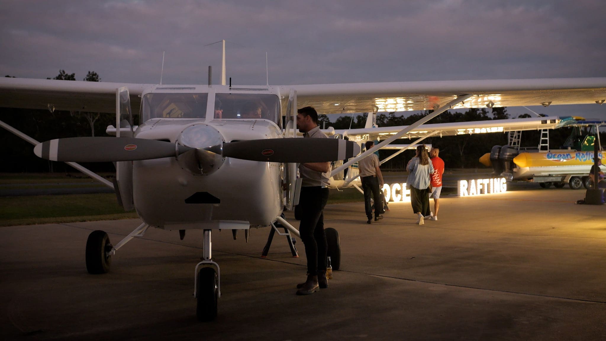 ocean rafting plane